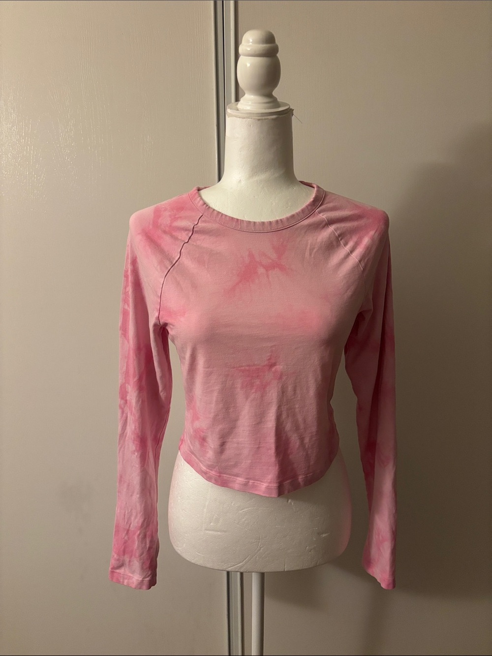 PINK Victoria's Secret Soft Pink Tie-Dye Long Sleeve Crop Tee